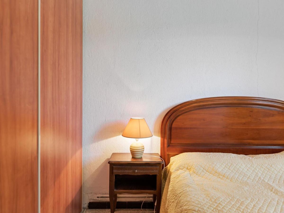 Flat In A Beautiful Building With Pool Apartment Mèze Екстериор снимка